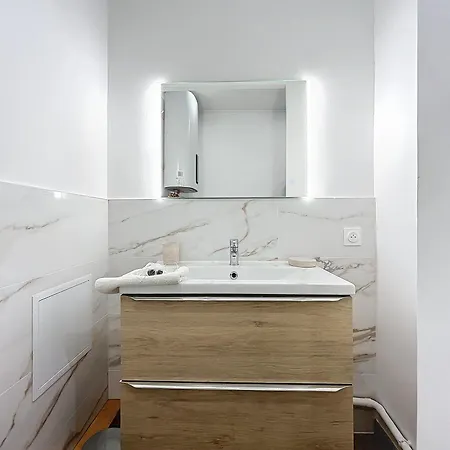 Le Petit Sud - Appartement Proche Des Halles - Wifi Narbonne Exterior photo